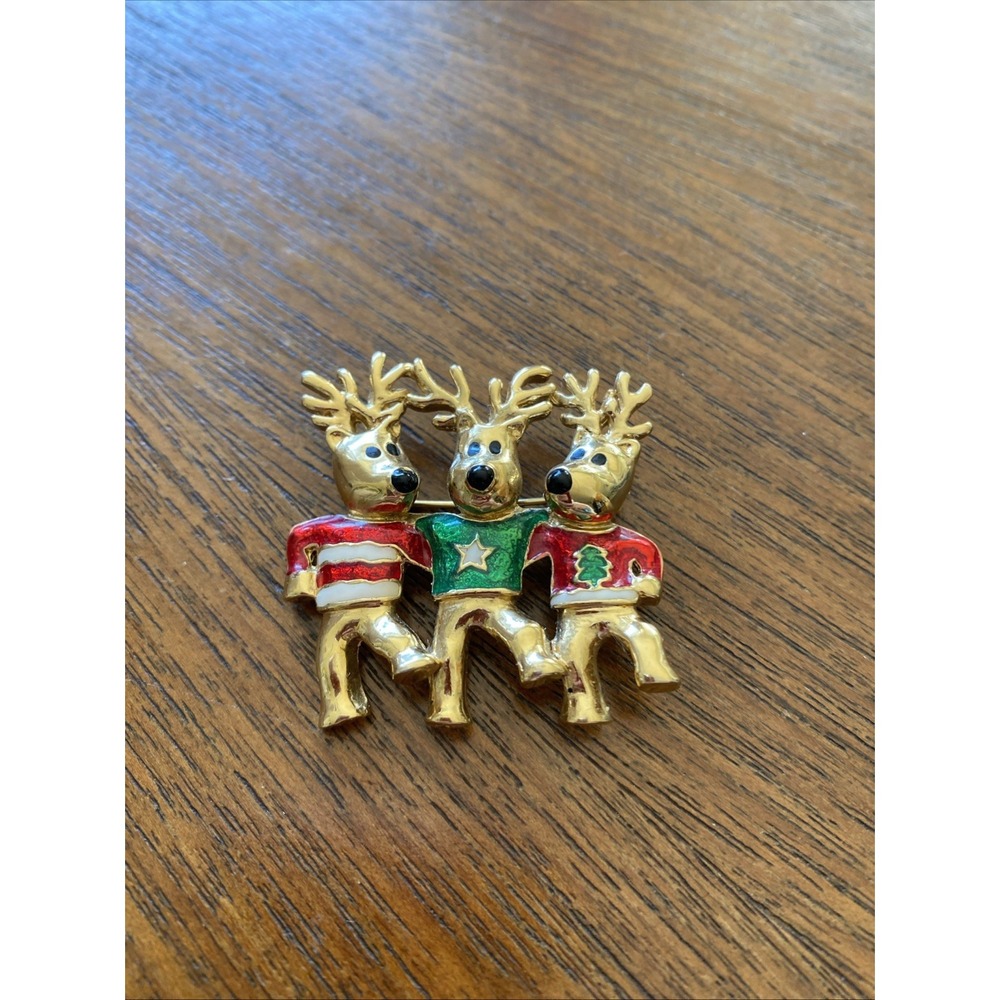 VTG. DANCING CHRISTMAS REINDEER RED ENAMEL TREE/STAR BROOCH Made in Thailand